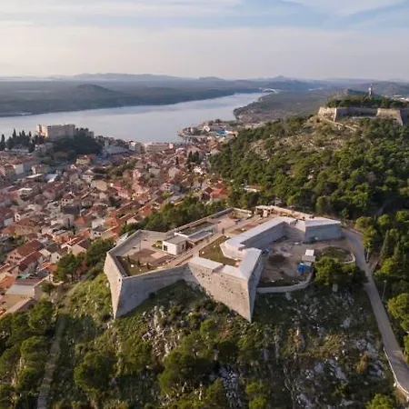 Micro Πανσιόν Σίμπενικ